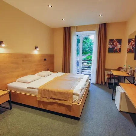 Sport Hotel 1-3